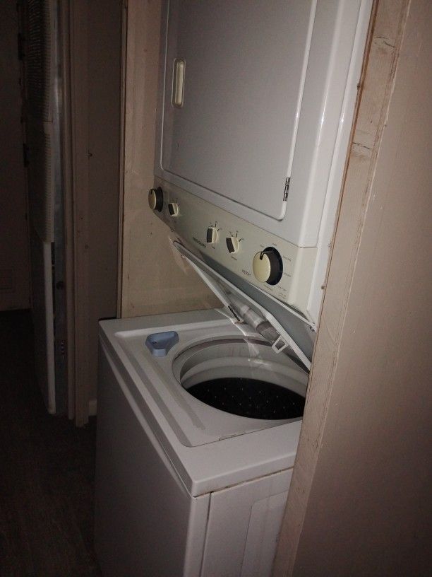 Fridaire Stackable Washer And Dryer