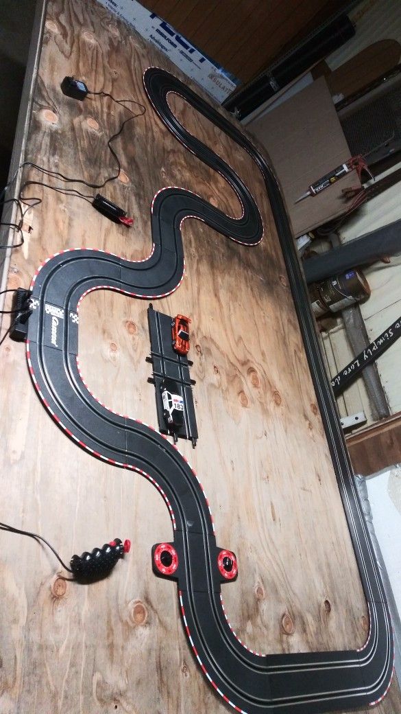 PRICE DROP! HO Scale Slot Car Track And Cars Carrera Go Police Chase!