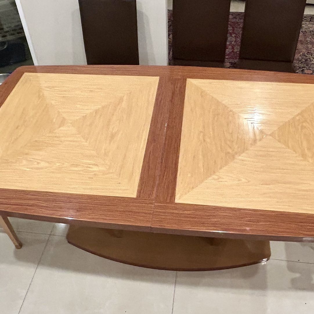 Dining Table & Chairs 