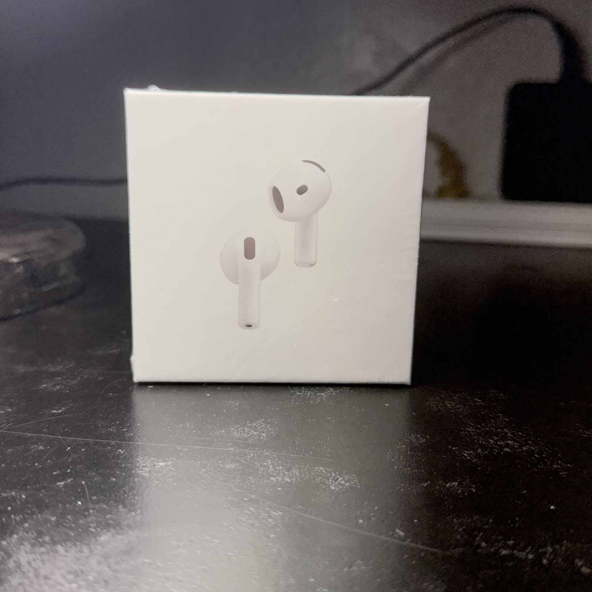 AirPods 4