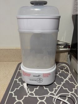 Grownsy bottle sterilizer and dryer
