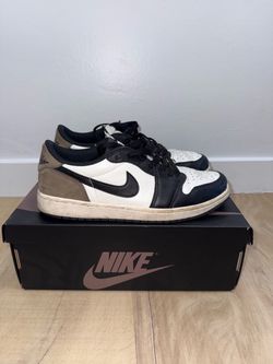 Jordan 1 Low Mocha Size 8.5