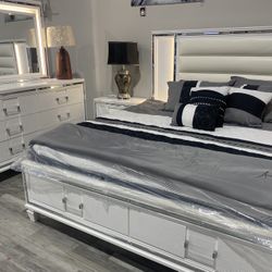 King Storage bed ! white ! W LED