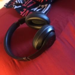 Black Apple Beats Studio Pro