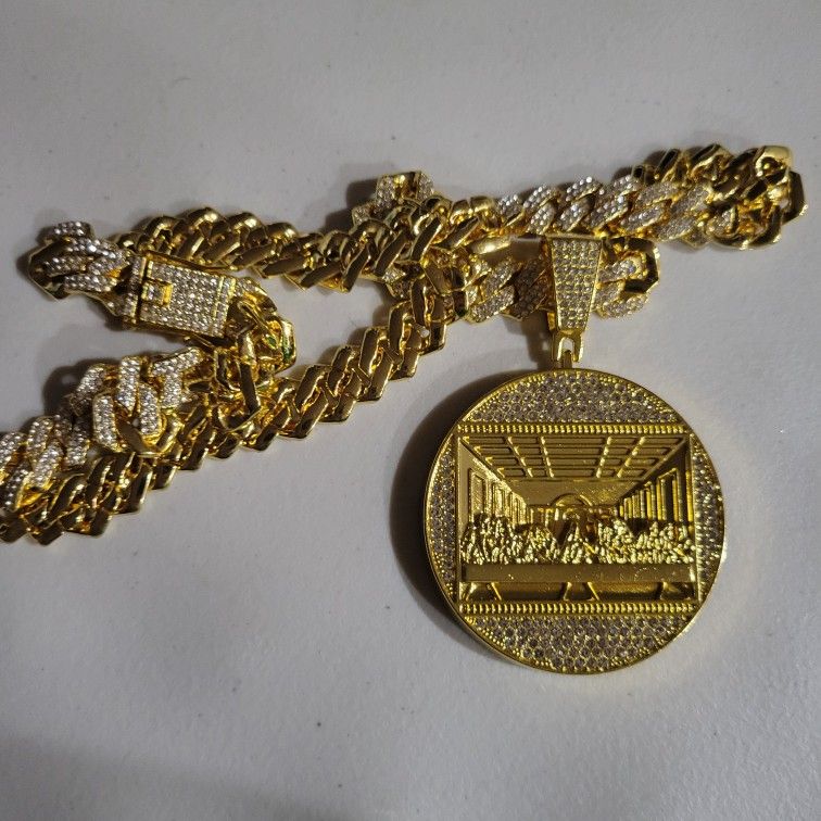 New Stainless Steel Pendant & necklace