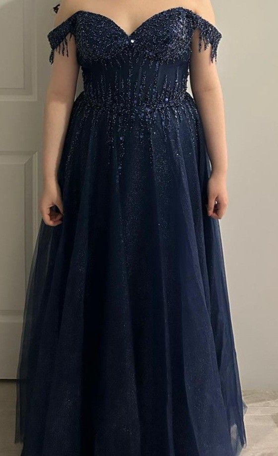 Elegant Navy Blue Floor-Length Gown – Size 12 – Sparkly Formal Dress