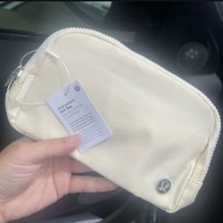 Lululemon CrossBody Fanny Pack for Women, Fashion Waist Packs, Crossbody Bags, Belt Bag with Adjustable Strap Classic Nylon Unisex Gift Beige