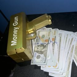 Money Gun With Prop Money