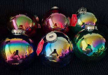 Holiday time 4 in shatterproof ornament