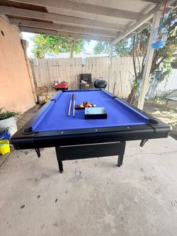 Mesa de billar con todo incluido