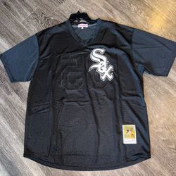 Mens  Mitchell & Ness White Sox Pull Over Jersey XL