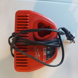 Milwaukee 12v charger