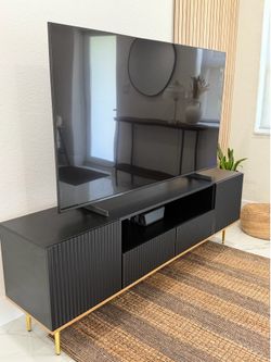 65” Samsung Smart Tv + tv Stand