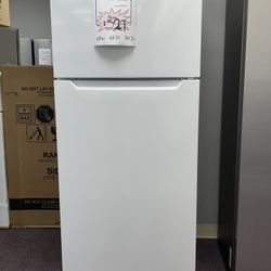 Refrigerator, 30’ Fridge Top Freezer Brand New White