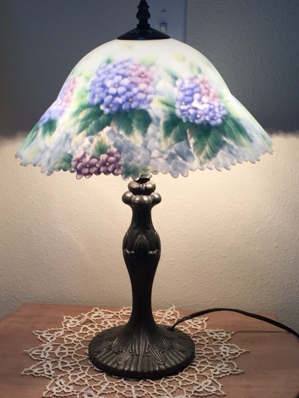 Glynda Turley Tiffany Style Hydrangea Lamp