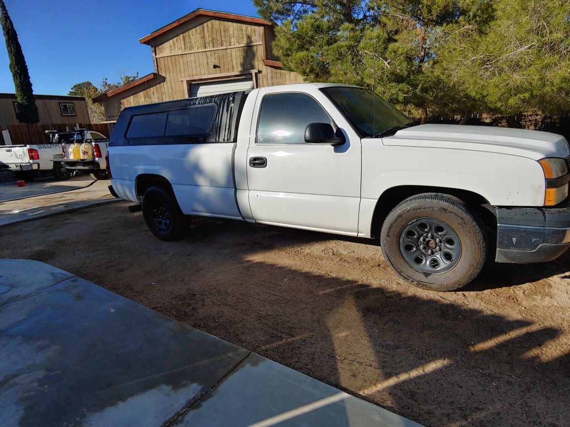 Snug Top Camper Shell (Silverado/gmc 9907) for Sale in Costa Mesa, CA