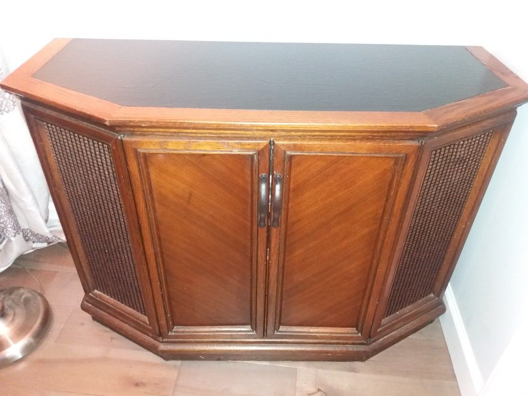 Vintage Media Cabinet with Record Player and AM/FM Radio