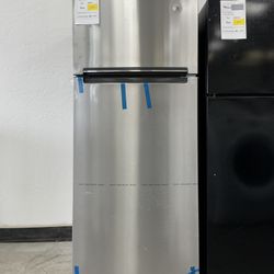 Whirlpool 17.64 cu. ft. Top Freezer Refrigerator w/EZ Connect Ice Maker Compatibility