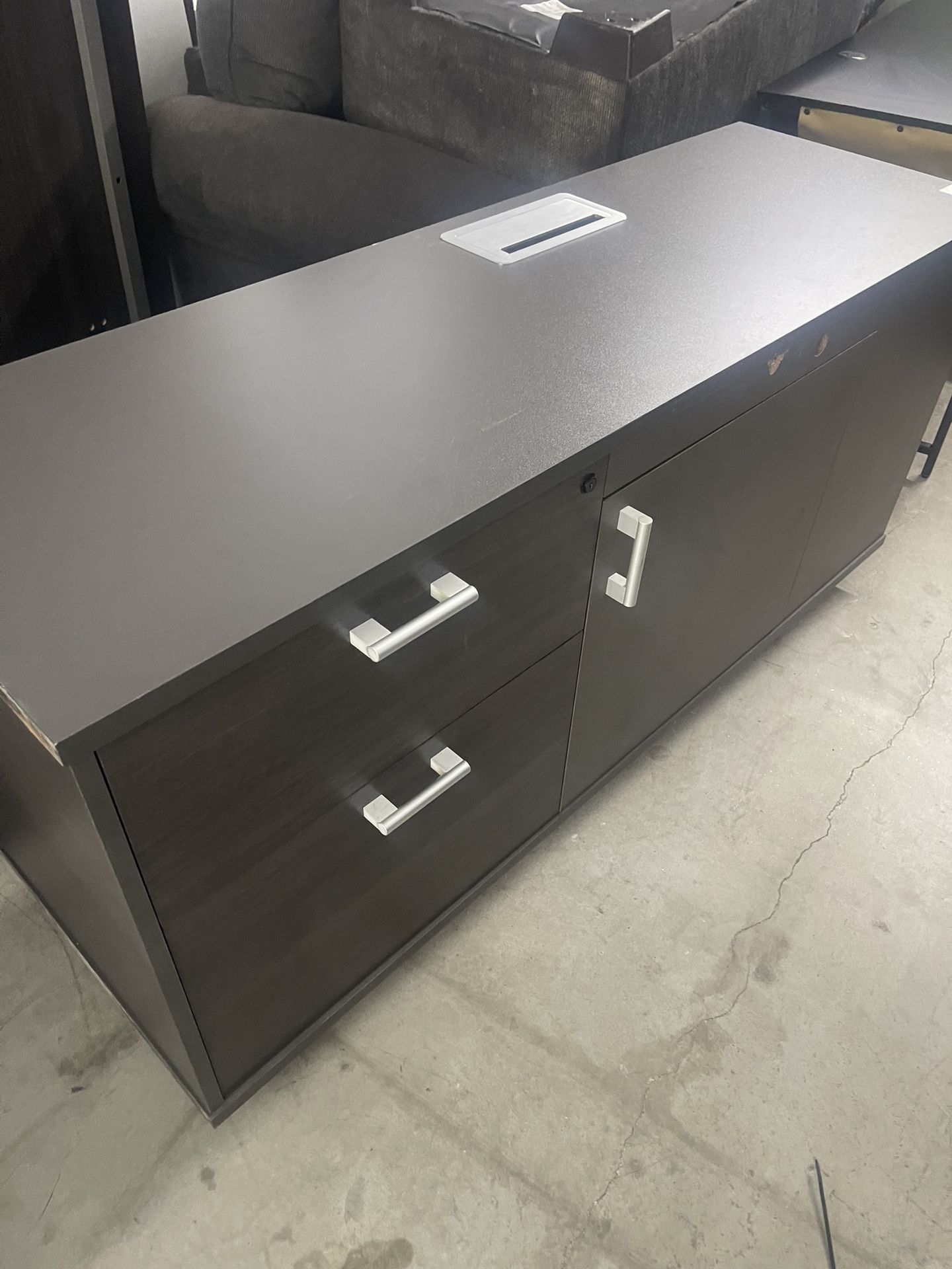 Console W Oulets