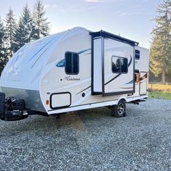 2019 Coachmen Freedom express pilot