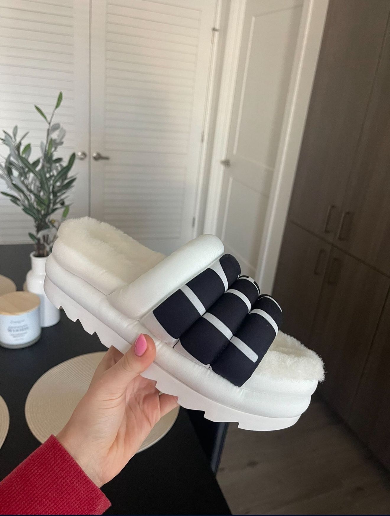 Ugg Fluffy Platform Sandal