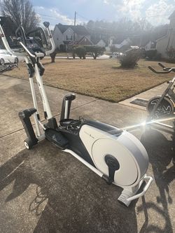 Elliptical agile DMT X2 fitness machine