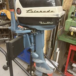 7.5hp Evinrude outboard motor