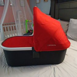 Vista Uppababy Red Bassinet