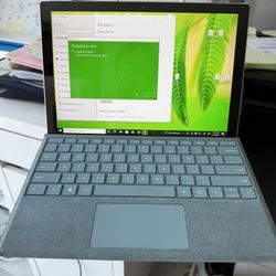 💻 Microsoft Surface Pro 2017 – i7, 8GB RAM, Keyboard & Pen Bundle!