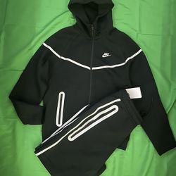 Nike Tech Reflective Windrunner