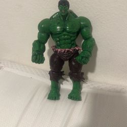 Diamond Select First Green Hulk Figure