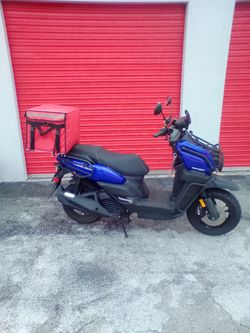 2024 200cc gas scooter