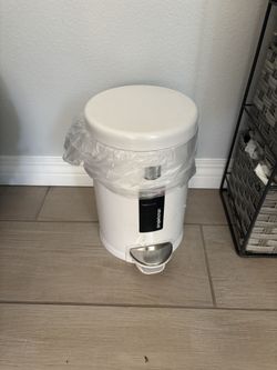 Mini Trash Can