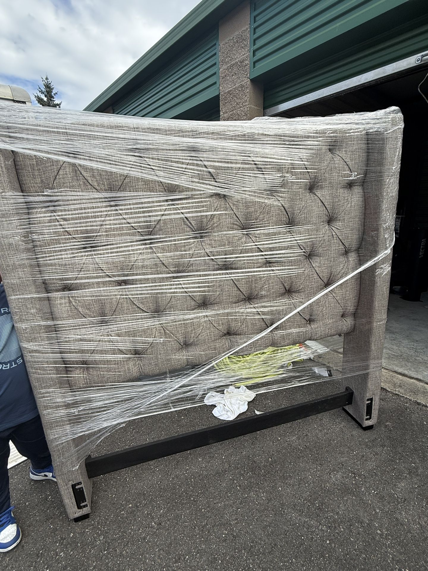 QUEEN BED FRAME