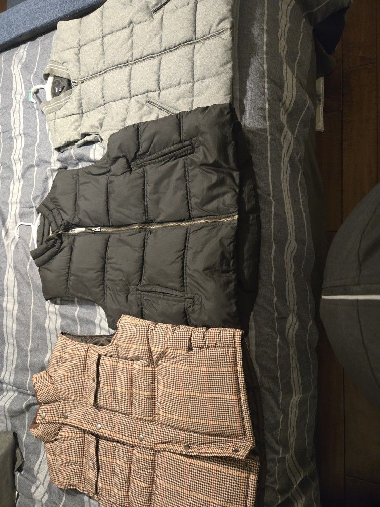 3 Puffer Vests