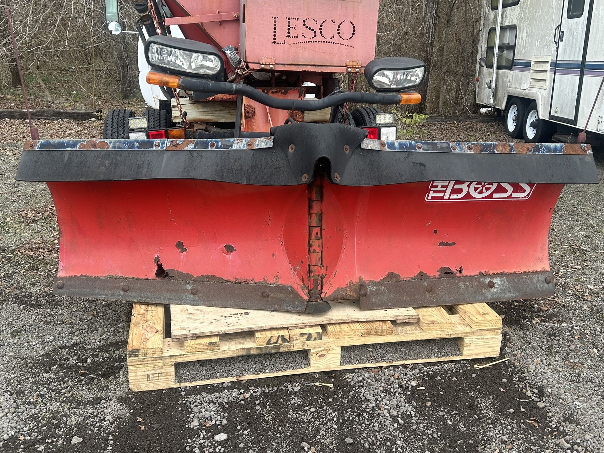 THE BOSS 8’2” power V snow plow