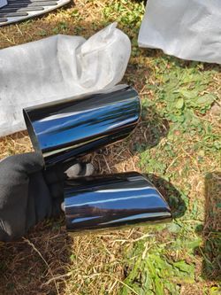 Exhaust tailpipe tip