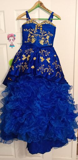 Vestido De Niña De Edad De 8 A 10 Años Es Corset Es De Charro Limpio Solo Usado Una Ves Muy Hermoso Tengo La Sombría K Lo Ase Aser Ampon