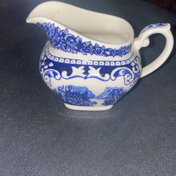 Cambridge old England ironstone - creamer 
