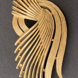 Swirl Gold Tone Crown Trifari Brooch