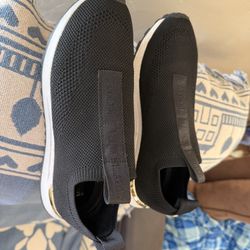 MK Ladies Shoes In Excellent Condition Size 8  1/2