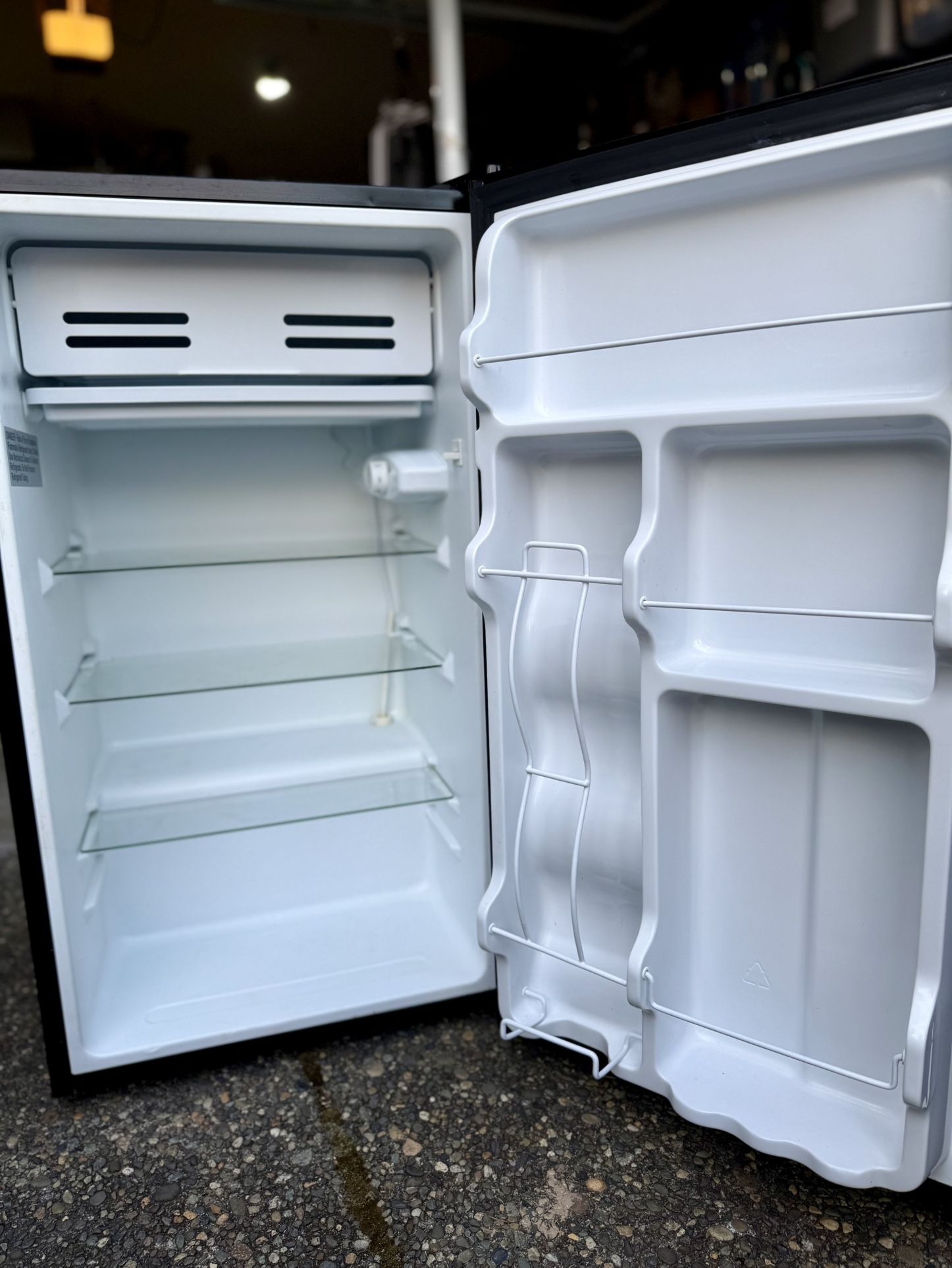 Midea Mini Fridge With Freezer, Lightly Used.