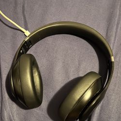 Beats Studio Pro (lightly Used)