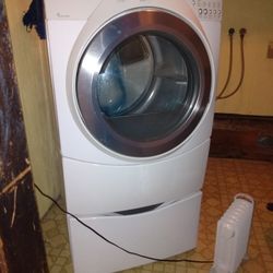 Whirlpool Duet  High Efficiency Front Loader Dryer With Steam