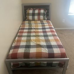 Twin Bed With Mattress In Good Condition 🚚