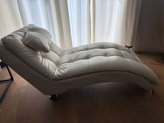 Leather chaise