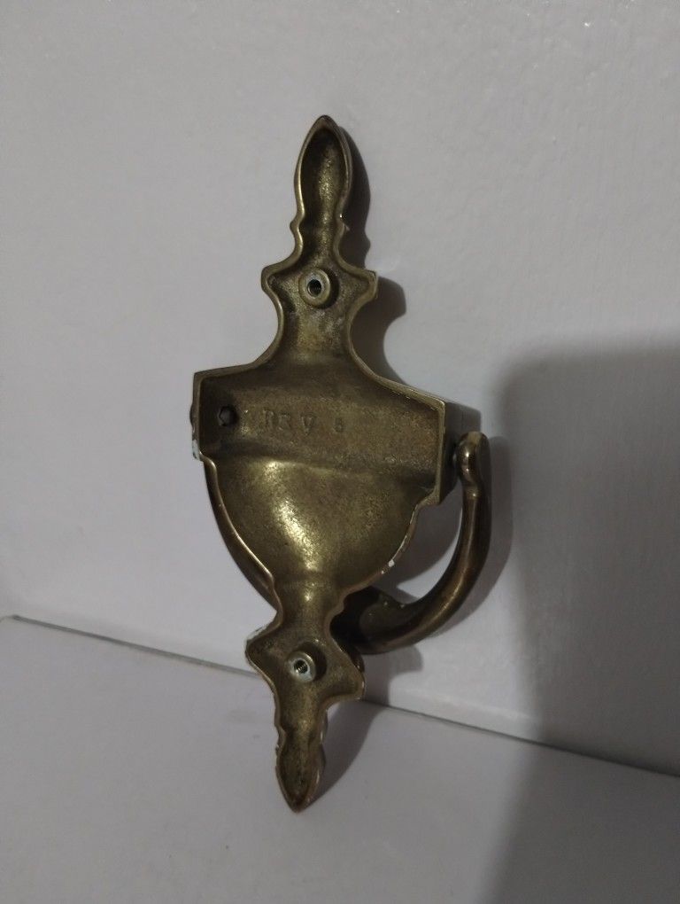 VINTAGE BRASS DOOR KNOCKER 7.5"×3" - M100