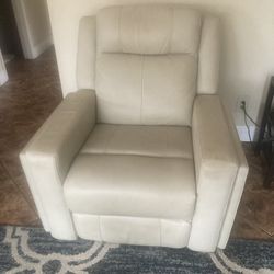 ETHAN ALLEN LEATHER RECLINER OFF WHITE