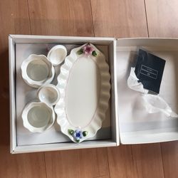 Dinner  Set 5 Pc Brand  New Never  Open  