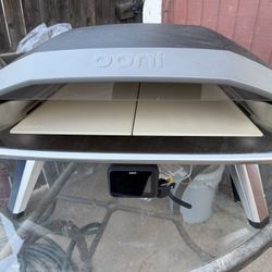 18” Ooni Koda 2 Pro Stone  Pizza Oven Propane (New And Never Used
